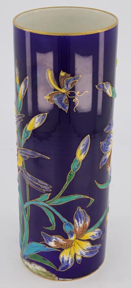 隆威制造-浮雕圆形珐琅瓶-鸢尾、昆虫装饰-深蓝色/塞夫尔蓝-1890年左右 