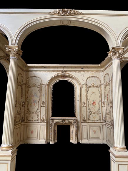 Panelled room with fine chinoiserie decoration from the Villa Les Cèdres,  King Leopold II’s residence  in Saint-Jean-Cap-Ferrat, Côte d’Azur_cn